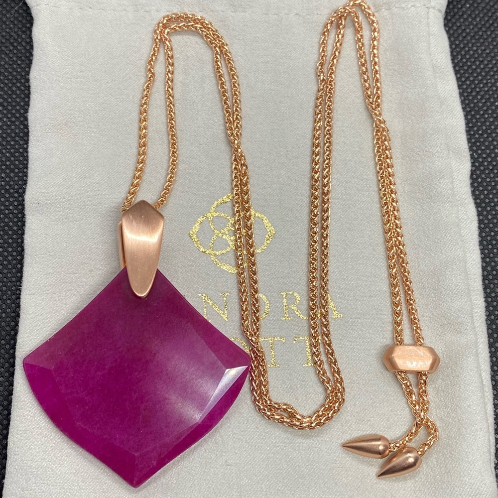 New Kendra Scott Rose Gold Aislinn in Maroon Jade